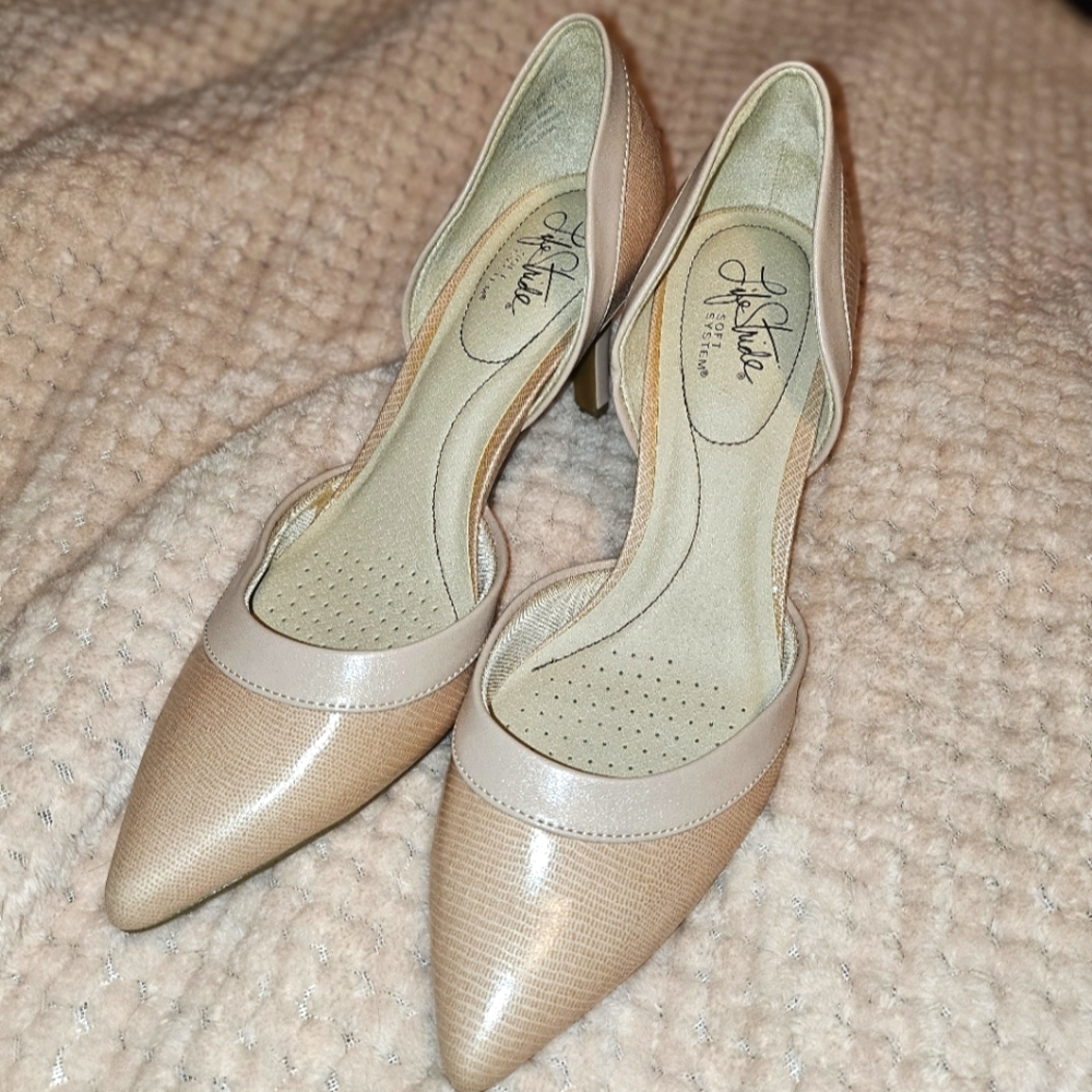 Life Stride Women's Beige Heels